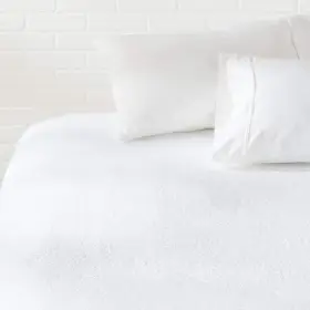 SC03-002 AMAZON BASICS Waterproof Mattress Protector Queen