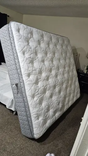 7982KK-1070 KING KOIL Leaf Firm Euro Top Mattress