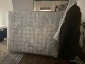 531561 SEALY MATTRESS Posturepedic Chaddsford Euro Pillowtop