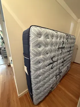 ESTATEMTT5-0MATT STEARNS FOSTER Queen Mattress